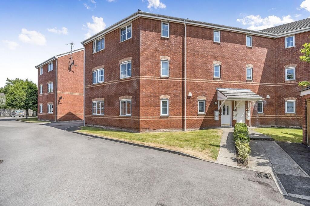 2-bed flat on Cygnet Gardens, St. Helens, Merseyside, WA9, £80,000