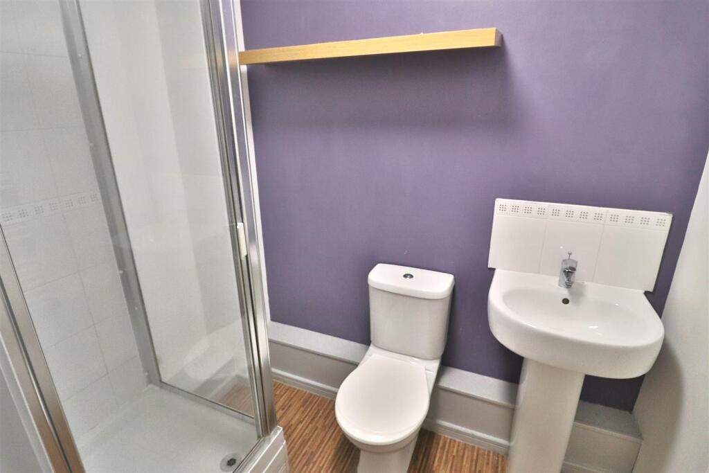 Apartment in Warrington - More