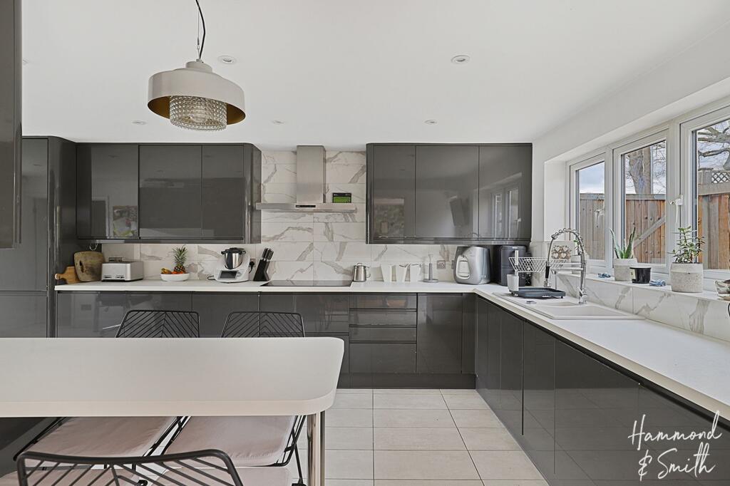 House in Epping Forest, Steward's Green, Epping - View 3