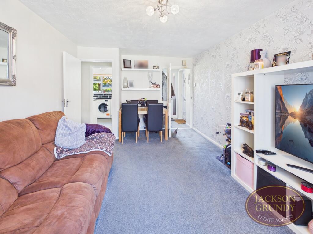 Apartment in Northampton - View 3