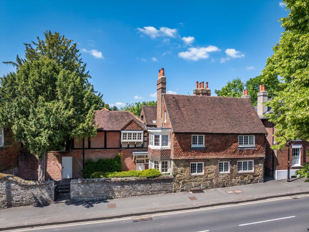 Main image of property: High Street, Haslemere, Surrey, GU27