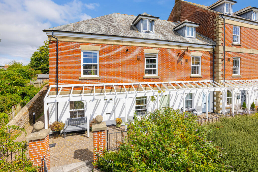 3-bed terraced on Scholars Walk, Kingsbridge, Devon, £295,000