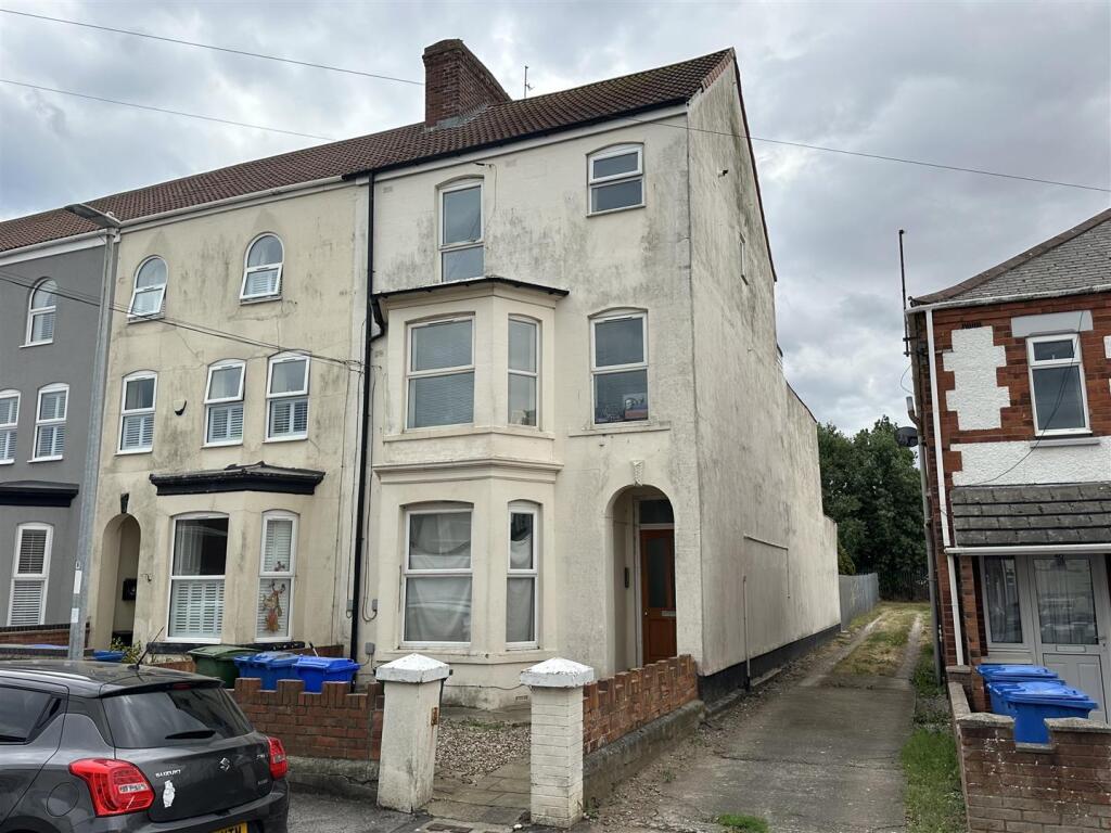 Apartment in Withernsea - More