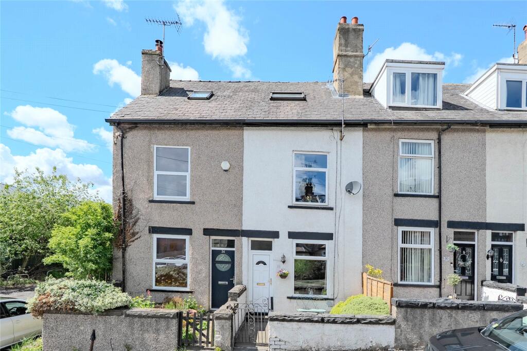 2-bed terraced on Woodlands Terrace, Stanningley, Pudsey, Leeds, £190,000