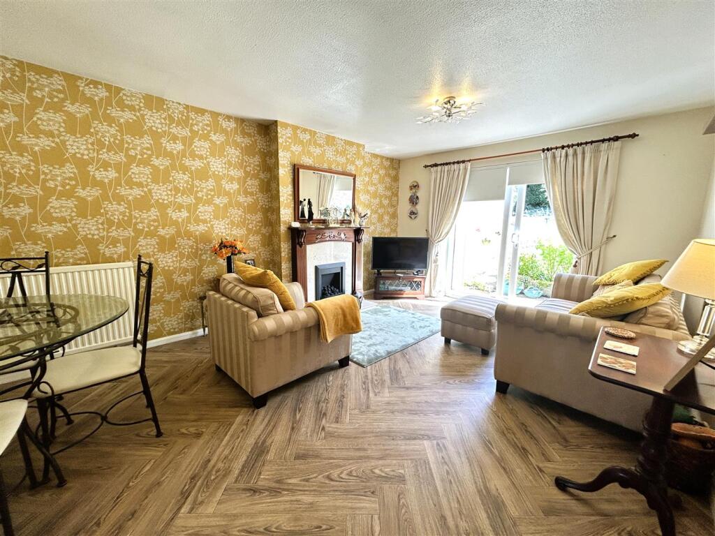 Stoke Close, Belper photo 4