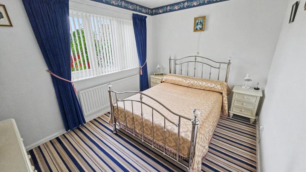 House in Northampton, West Hunsbury - More