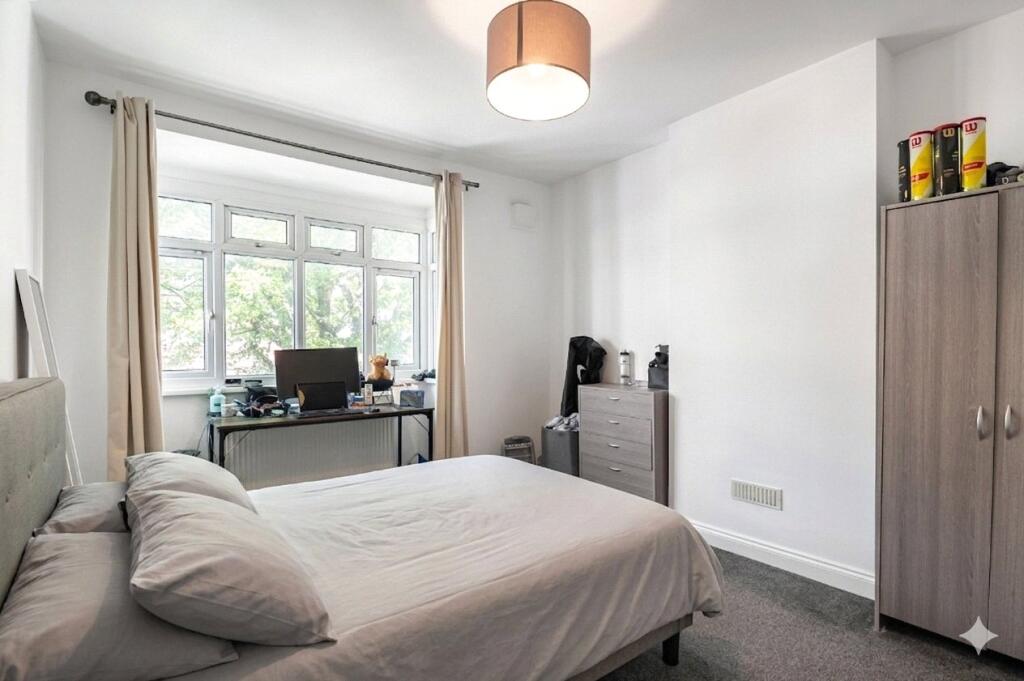 House in London - View 5