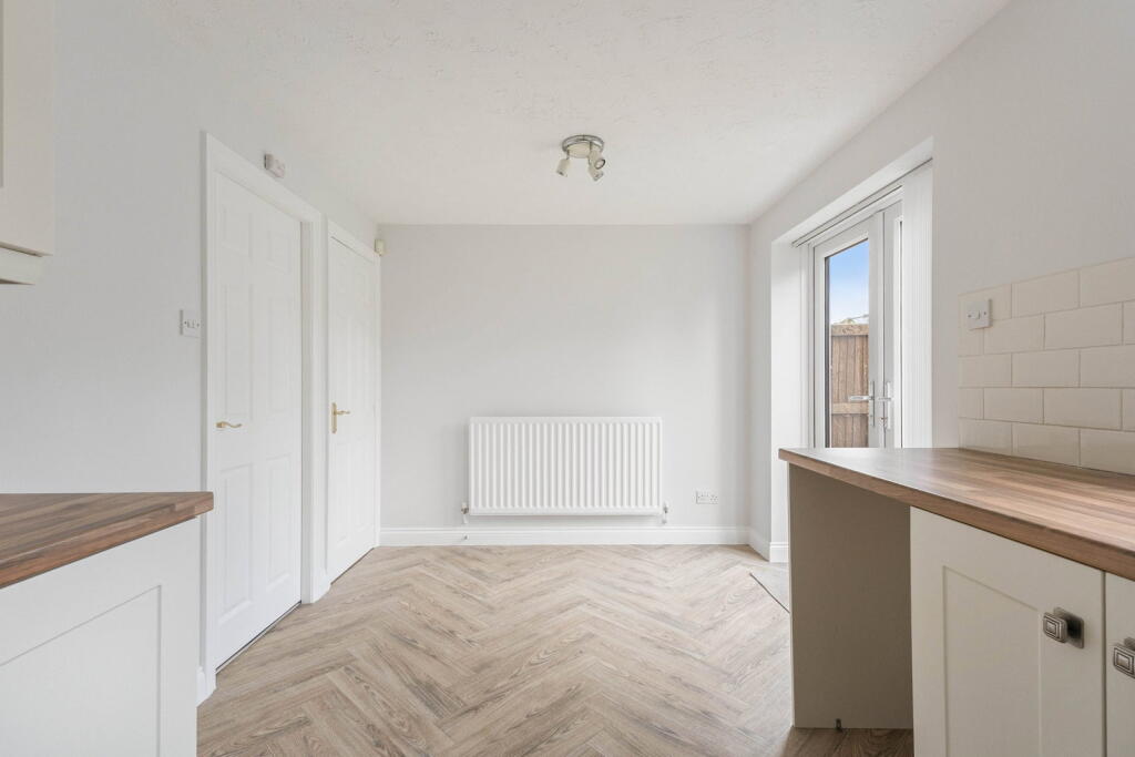 House in Wakefield - View 5