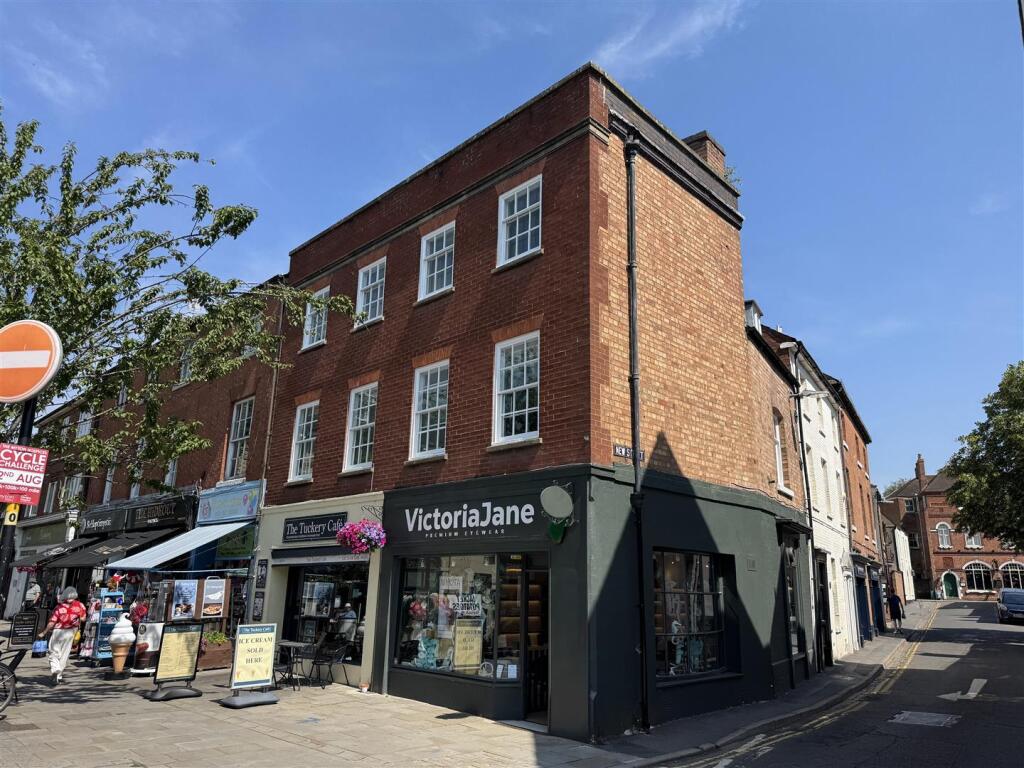 Main image of property: New Street, Warwick