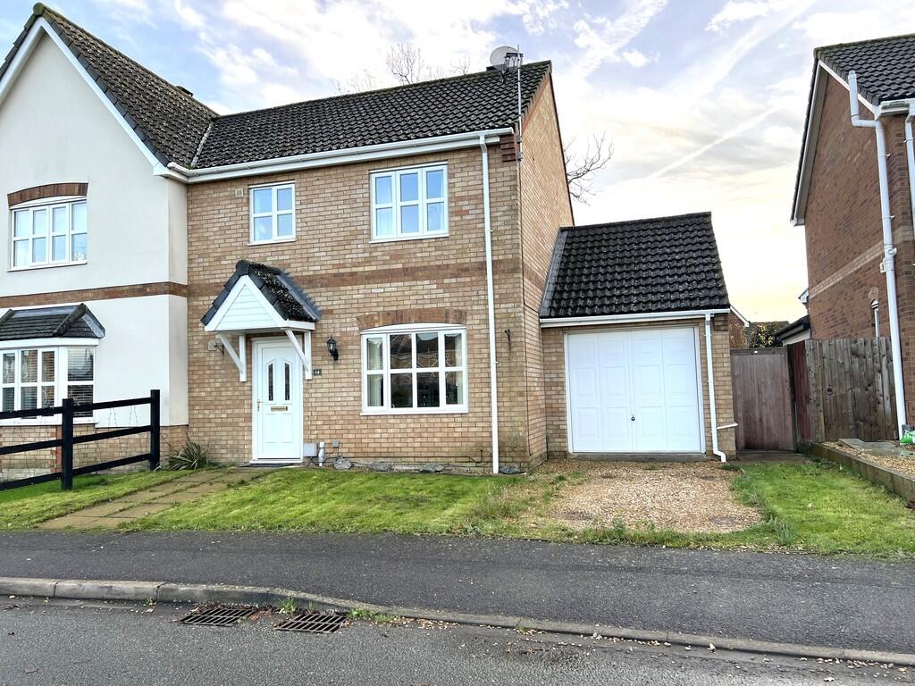 3-bed semi-detached on Bridle Close, Chatteris, Cambs., PE16 6AT, £260,000