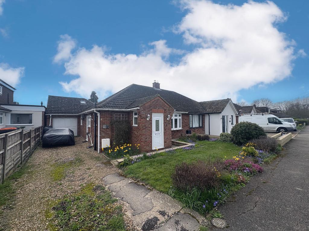 Main image of property: Higham Gobion Road, Barton le Clay, Bedfordshire, MK45 4LT