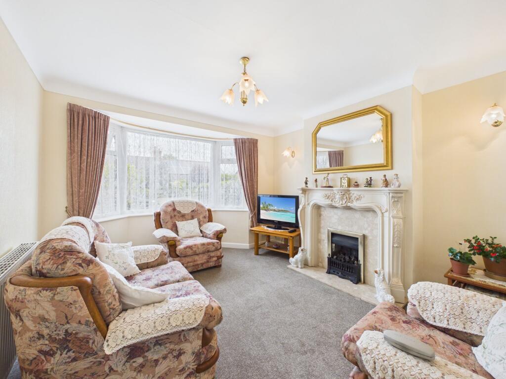 Calder Avenue, Ormskirk, L39 photo 2