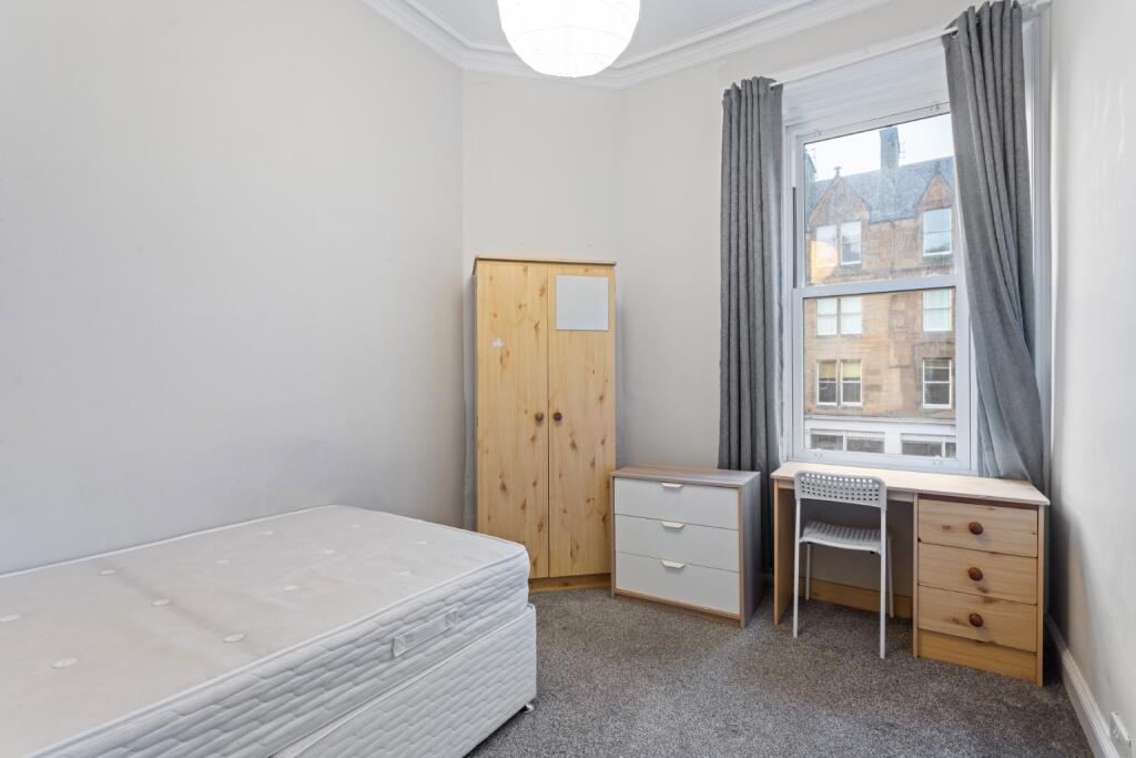 5 bedroom flat for rent