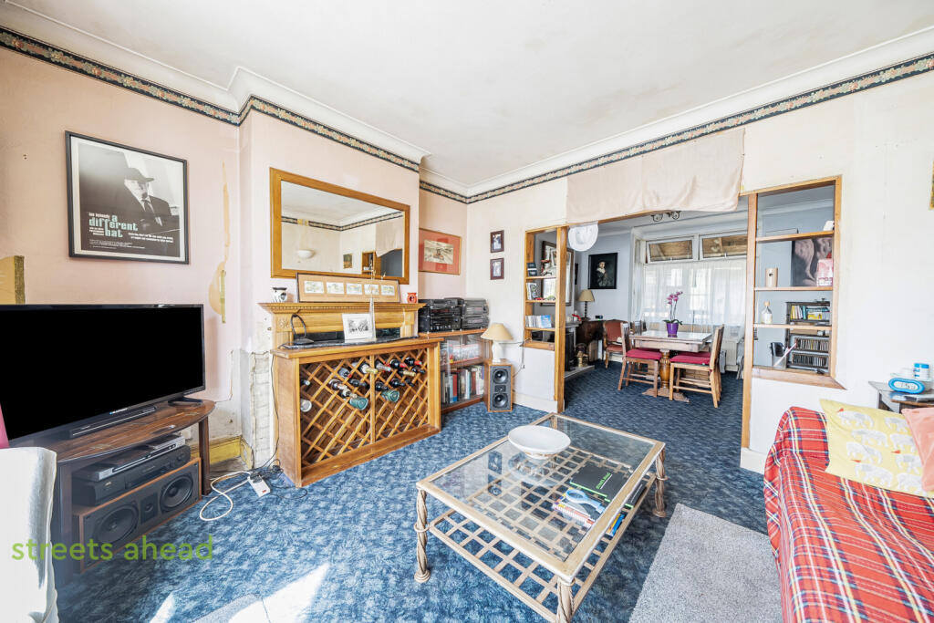 House in Croydon - More