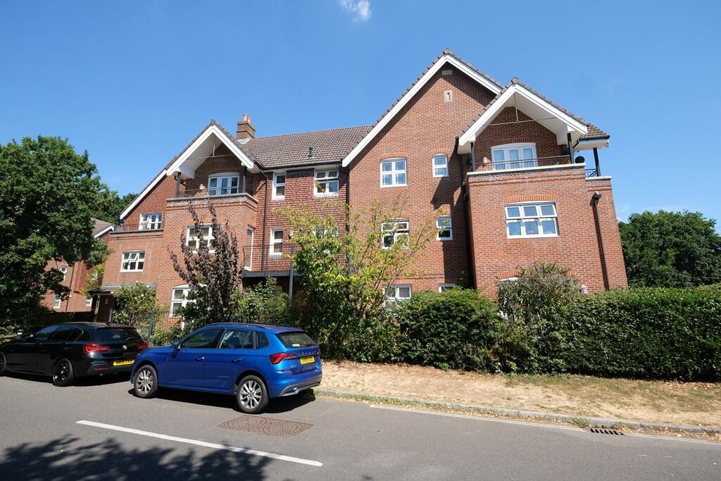 Main image of property: Watermark, Hythe, Southampton, SO45 6GH