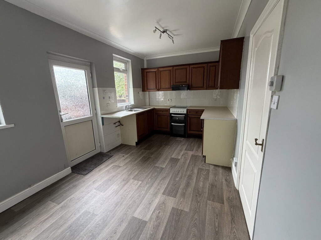 Highfield Range, Darfield, S73 photo 4