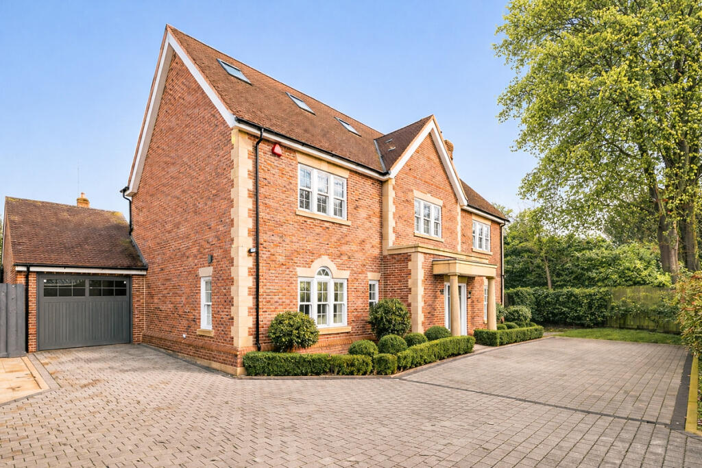 Main image of property: Spencer Close, Radlett, WD7