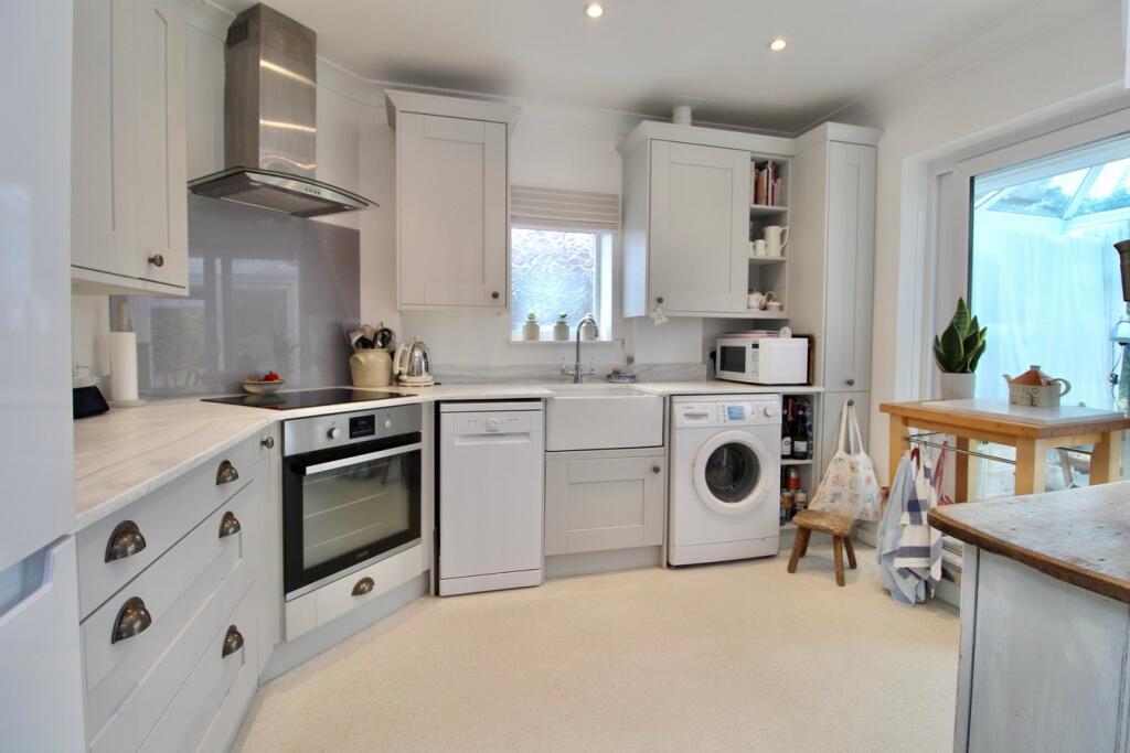 Greenway Close, Lymington, SO41 - View 5