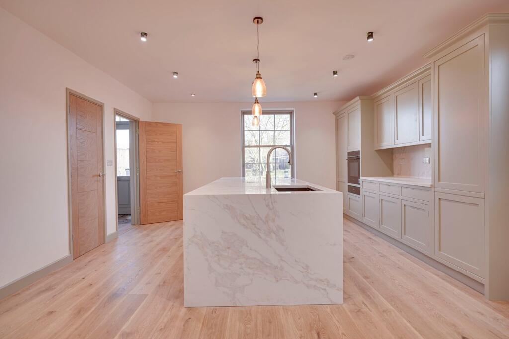 3-bed detached on The Street, Manuden, Bishop's Stortford, CM23, £750,000