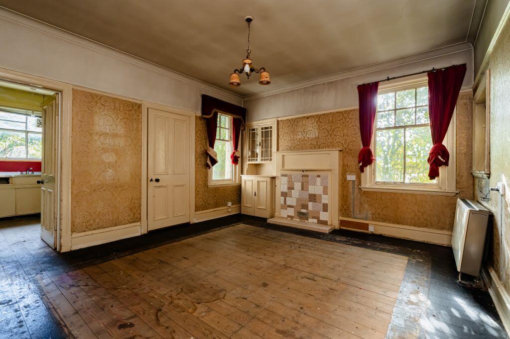 House in Edinburgh, Corstorphine - More
