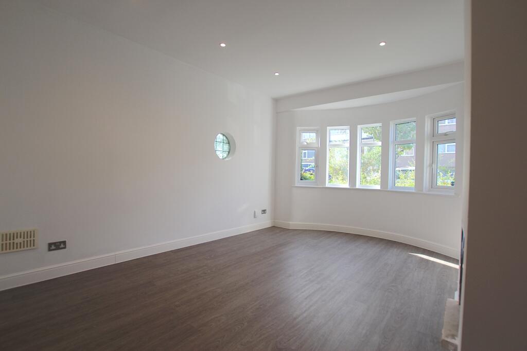 House in London, Southbury - View 4