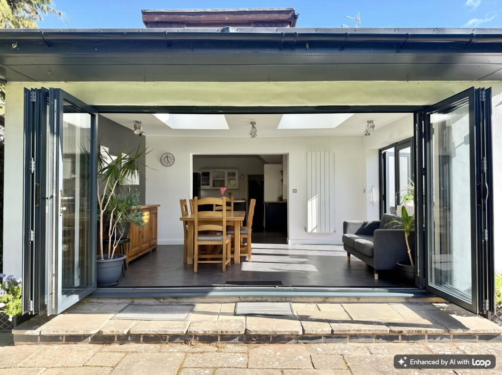 House in Gloucester, Gloucestershire - More