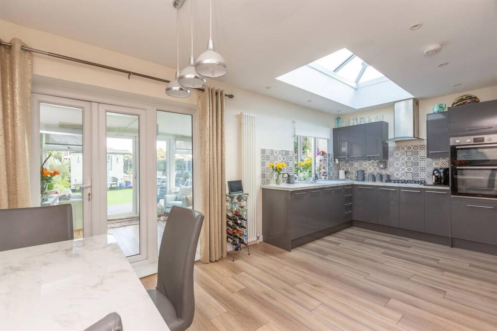 Orchard Close, Tankerton, Whitstable photo 3