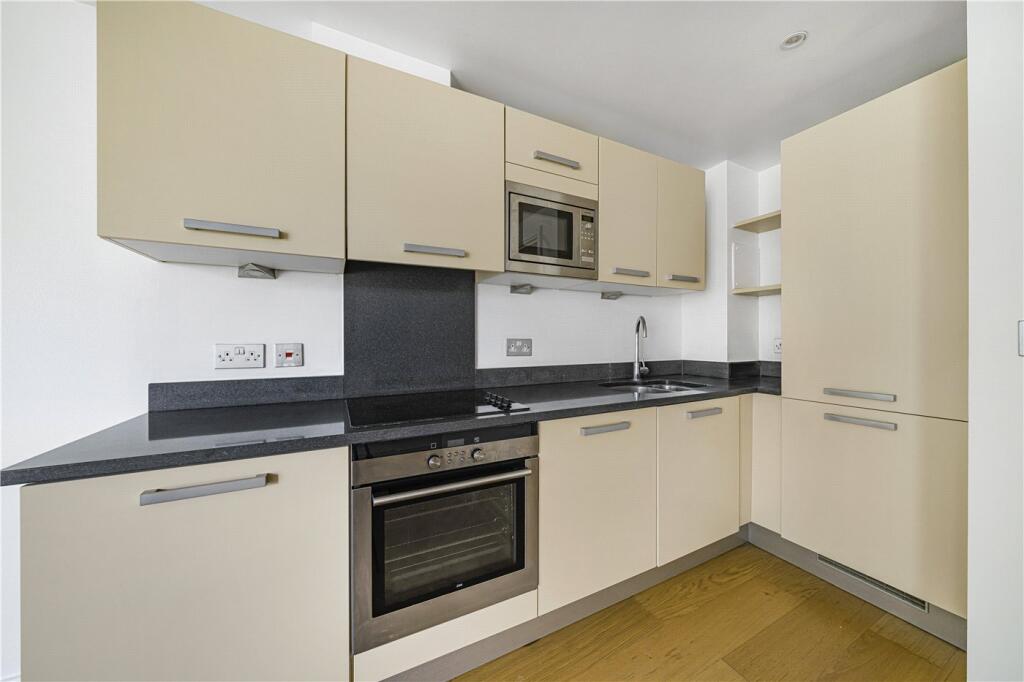 Apartment in London - View 3