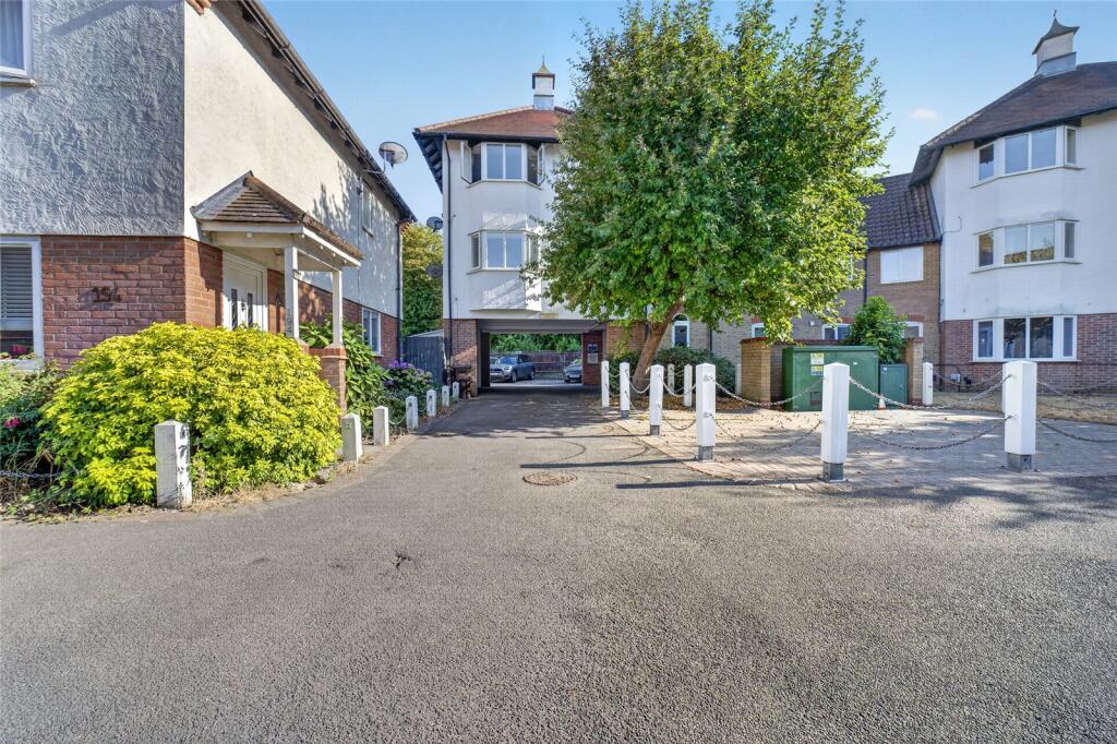Main image of property: Dale Close, Stanway, Colchester, Essex, CO3