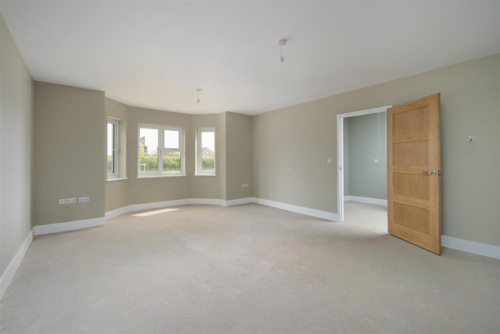 House in Cowes, Medham - View 2