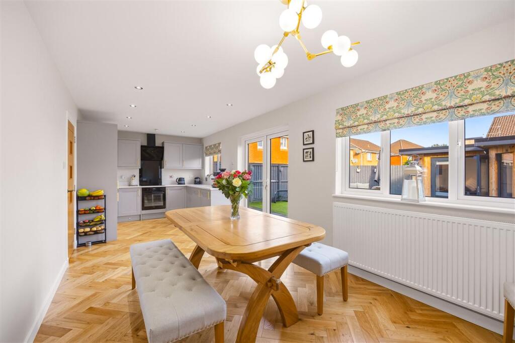 House in Edinburgh, West Lothian - View 4