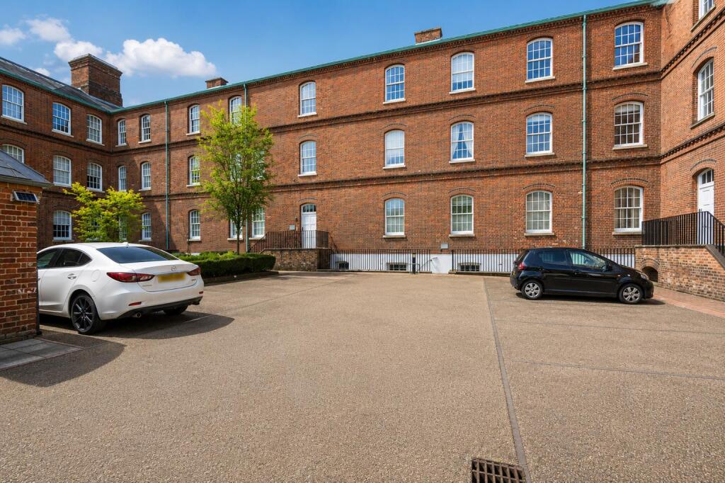Apartment in Winchester, Wickham - View 5