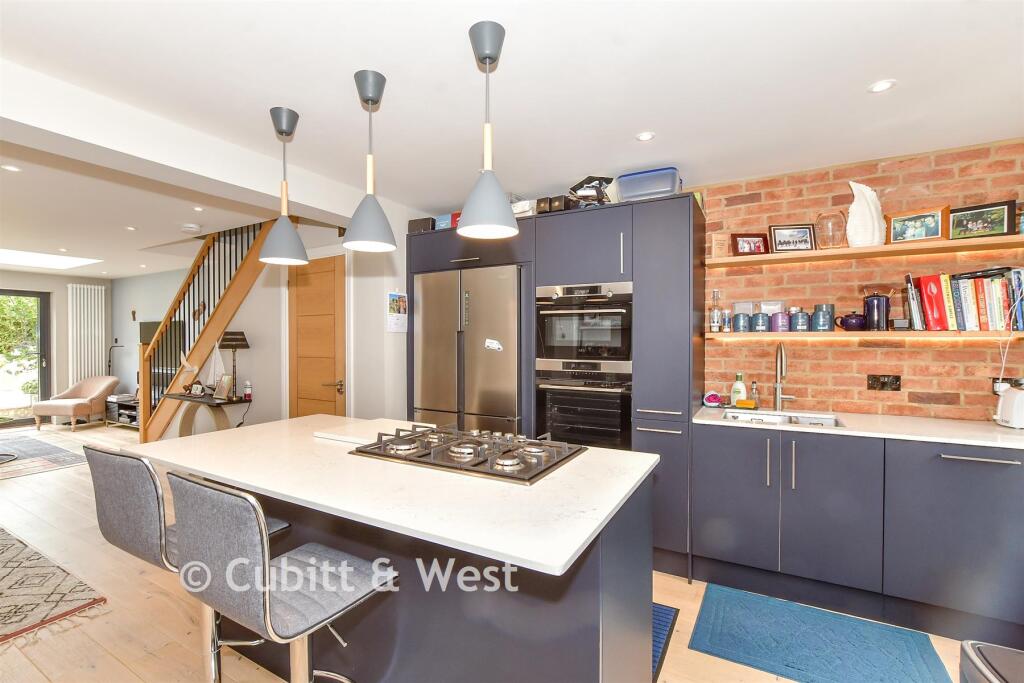 House in Havant, Emsworth - View 2