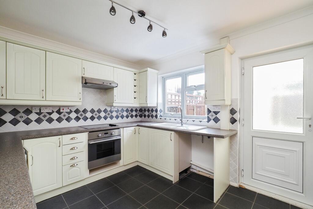 Lancaster Road, Hucknall, Nottingham, Nottinghamshire, NG15 photo 3
