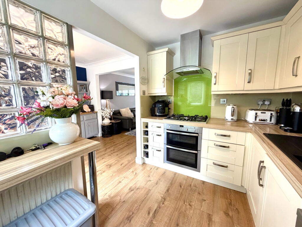 Wood Royd Road, Deepcar, Sheffield, S36 2TA photo 3