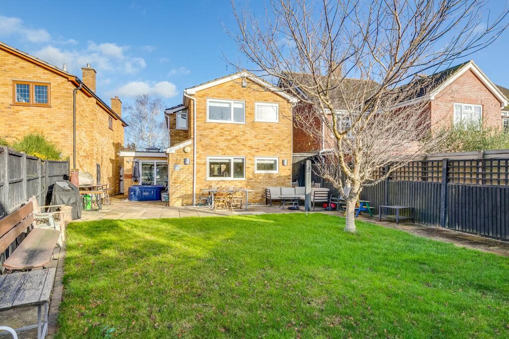 4-bed detached on Luton Road, Wilstead, MK45, £455,000
