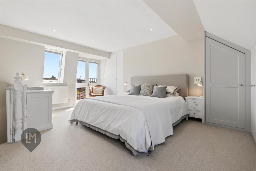 Apartment in London - View 5