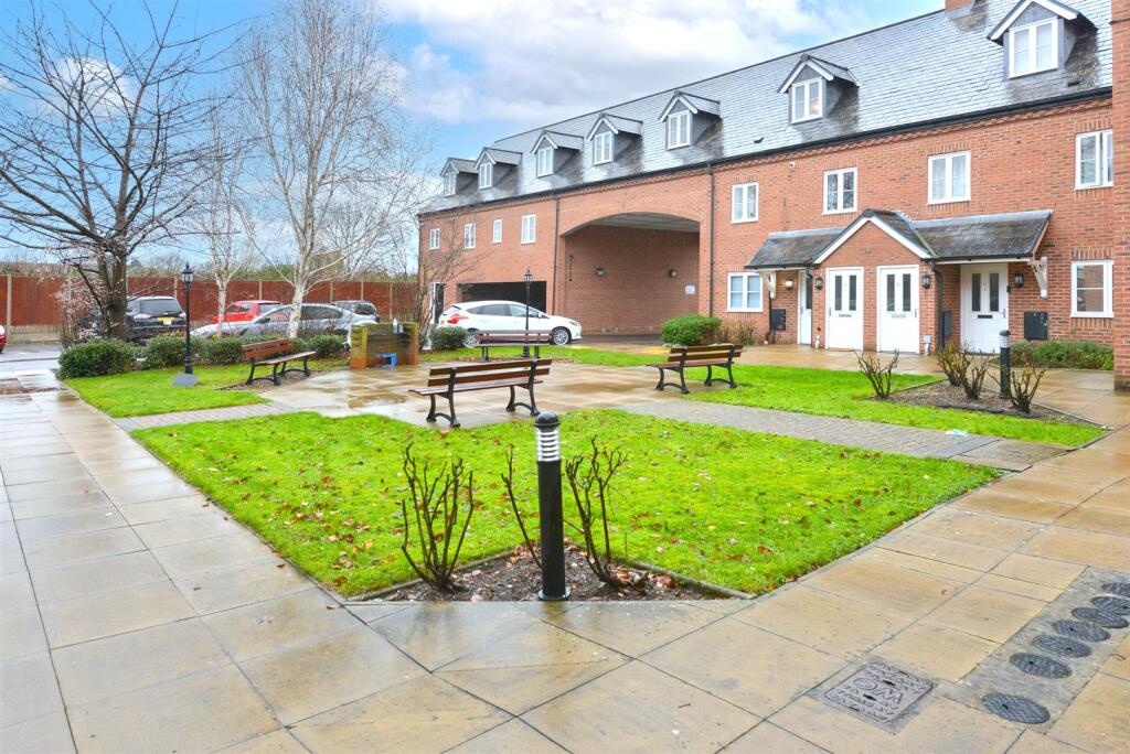 Simpson Square, St. Michaels Street, Shrewsbury photo 2