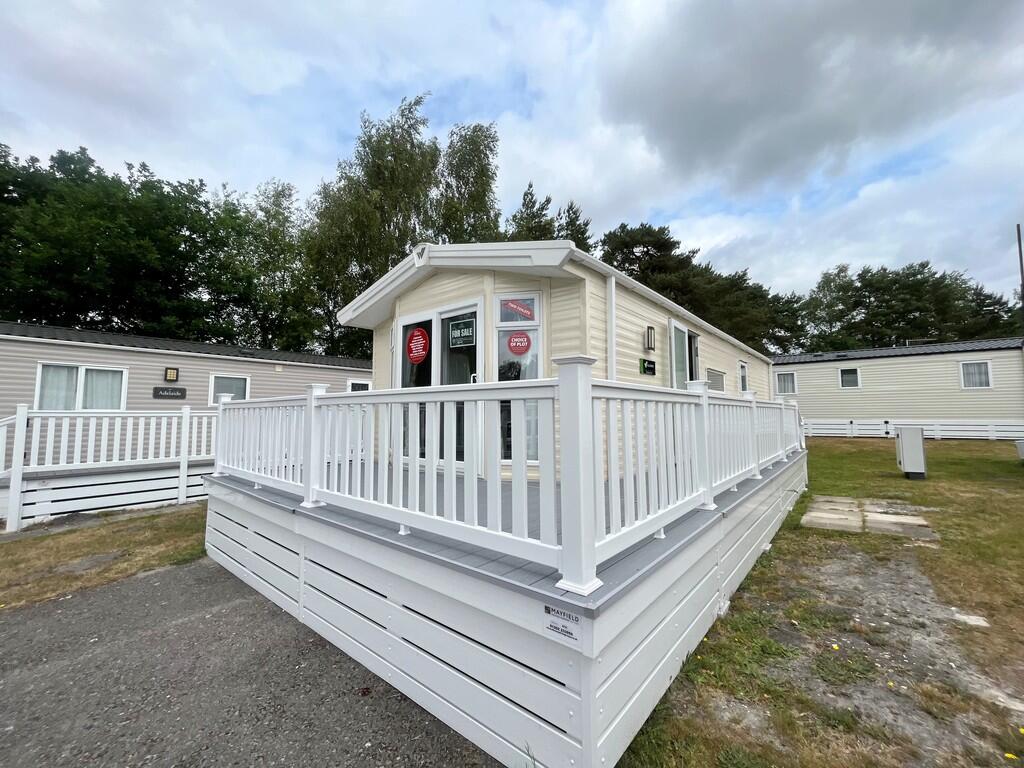 2-bed caravan on Geranium 2, £78,995