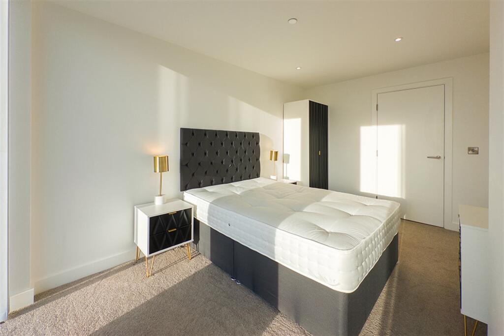 Apartment in Manchester, City Centre - View 5