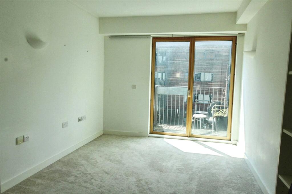 Apartment in Brighton, Round Hill - View 3