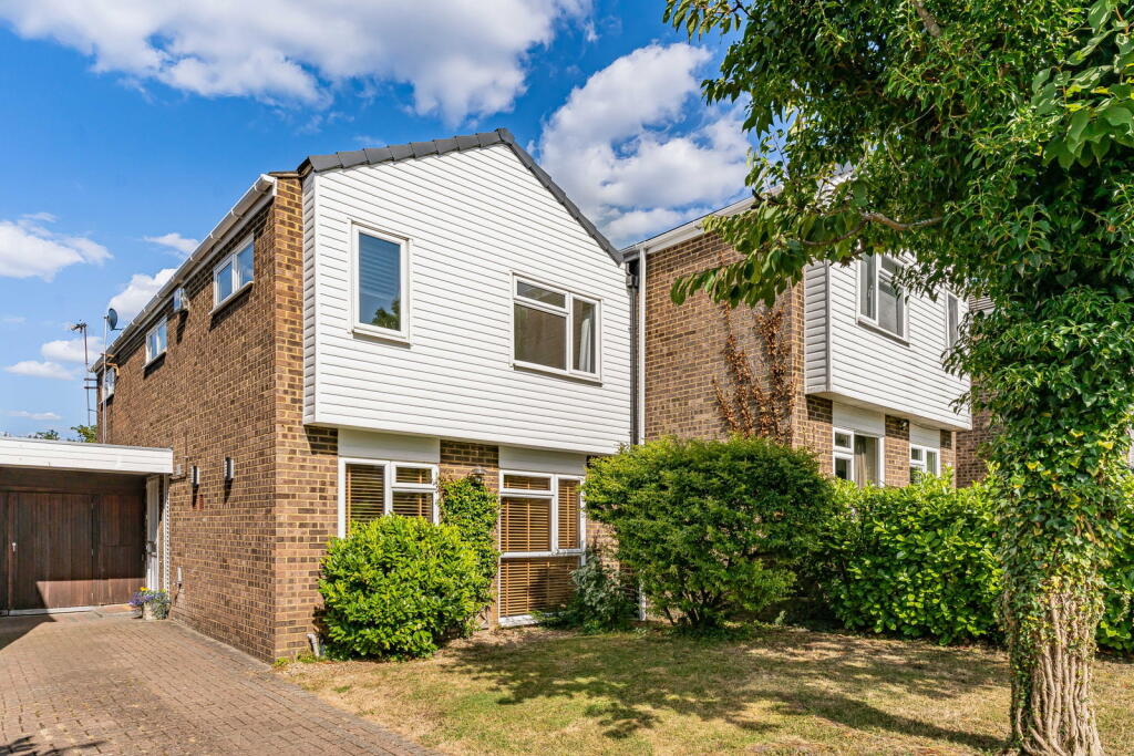 Main image of property: Woodhatch Spinney, Coulsdon, CR5 2SU
