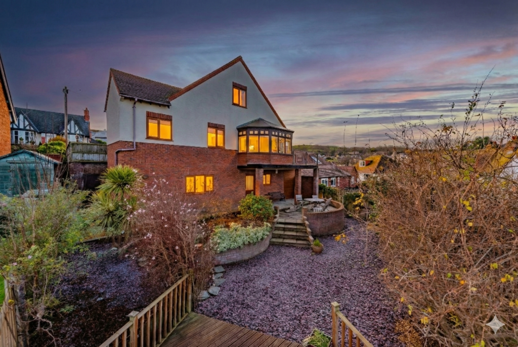 6-bed detached on Garth Road, Old Colwyn, Colwyn Bay, Conwy, LL29, £425,000