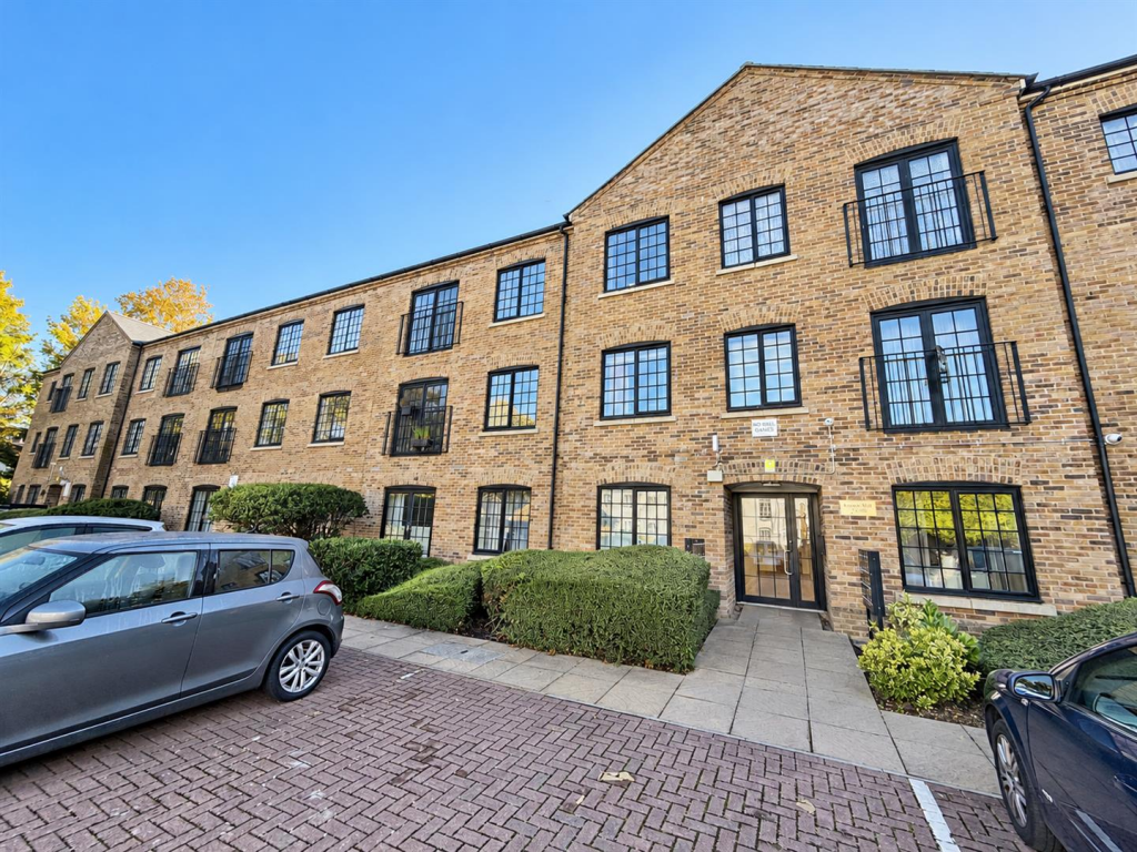 Main image of property: London Road, Mitcham