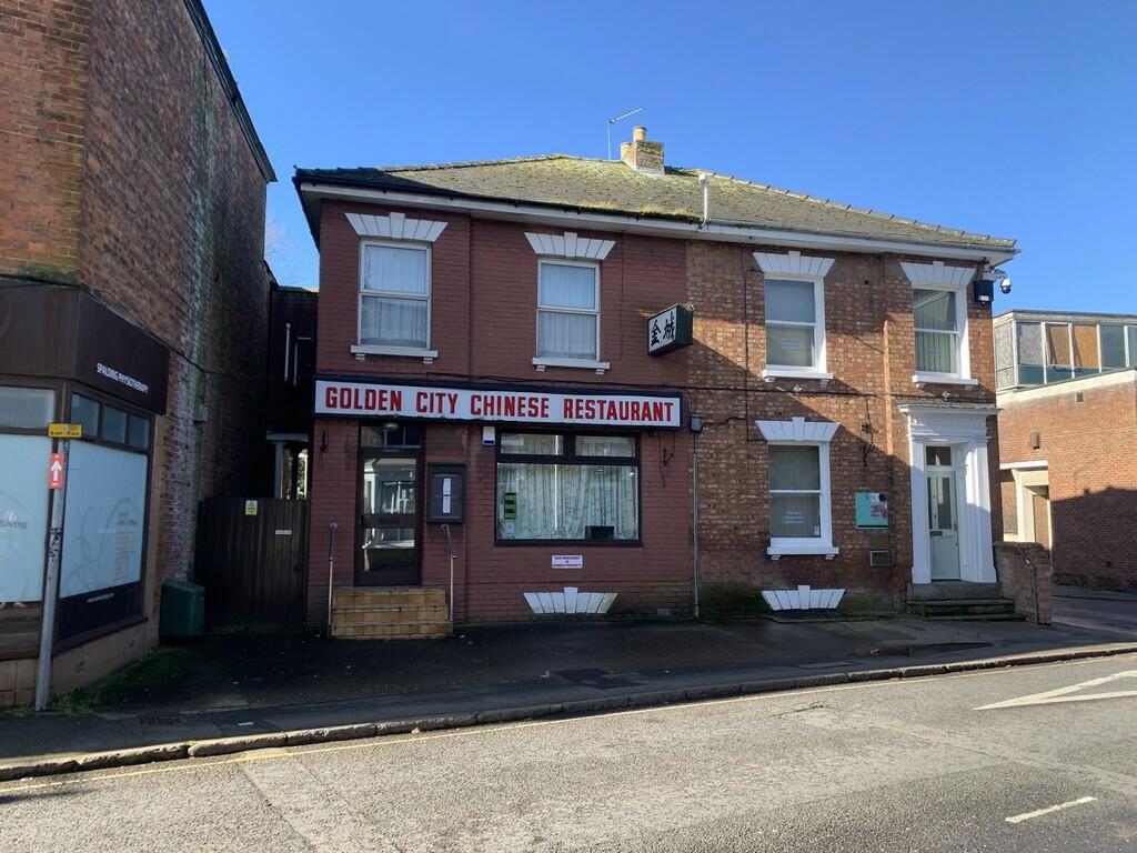 Main image of property: The Crescent, Spalding, Lincolnshire, PE11 1AF