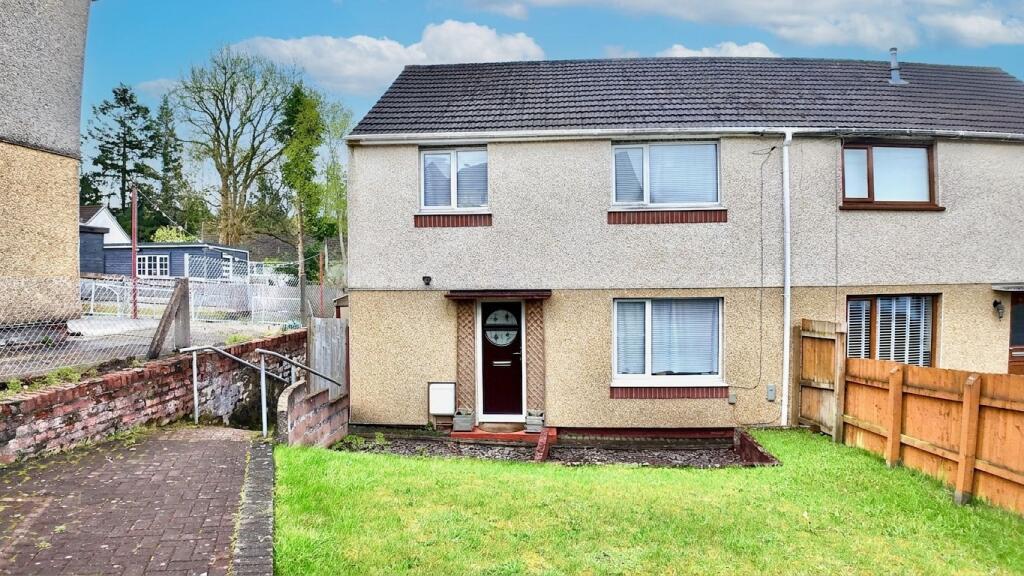 House in Pontllanfraith, Caerphilly - More