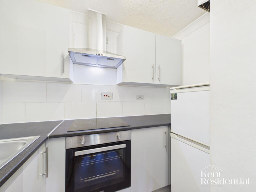 Apartment in Rochester - More