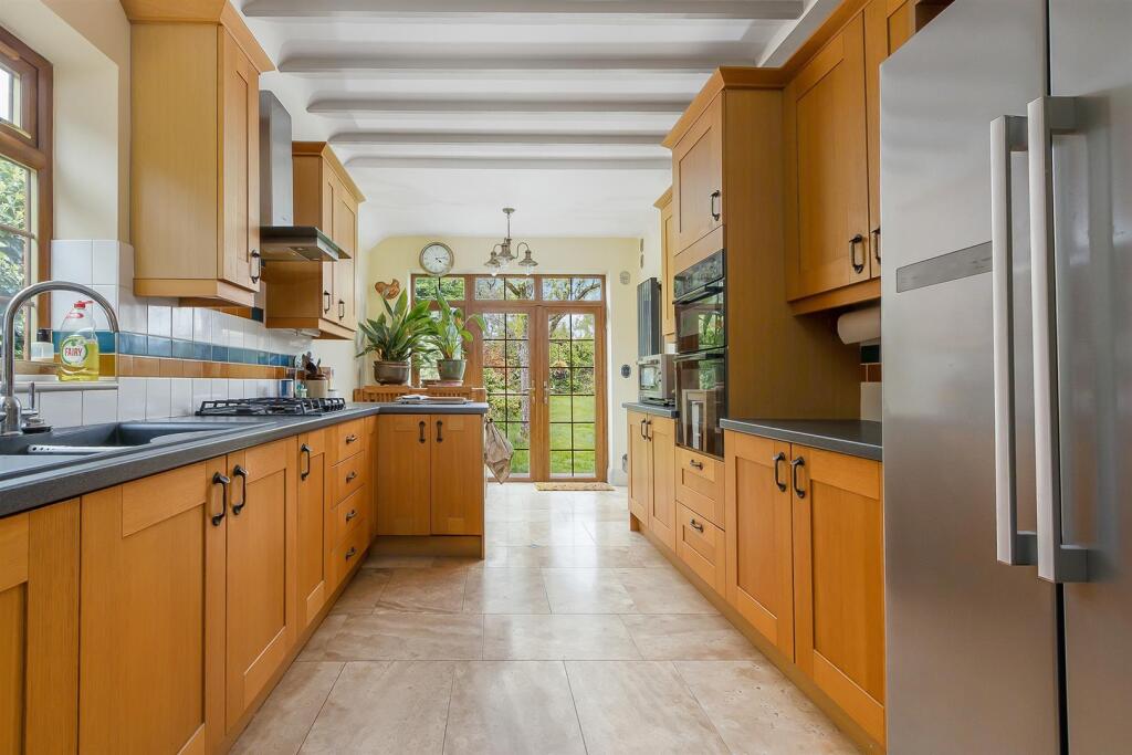 House in Rugby, Warwickshire - View 3