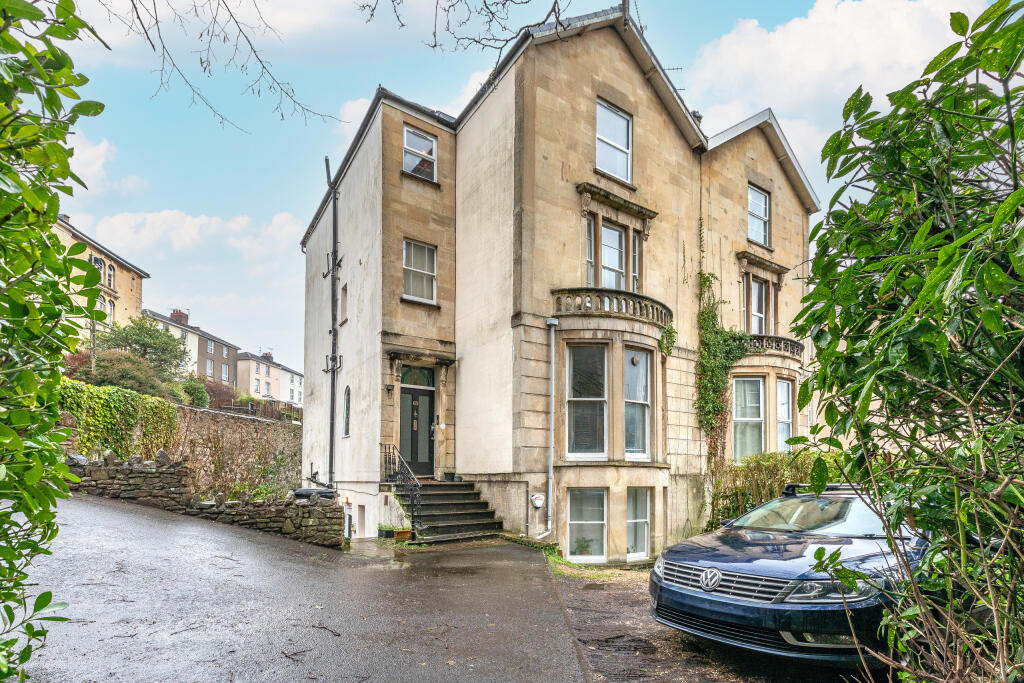 Main image of property: Garden Flat, Cotham Brow, Cotham, Bristol, BS6