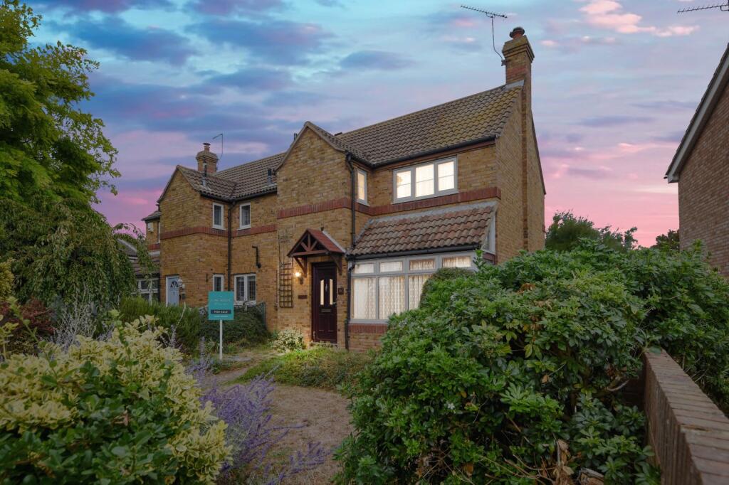 Main image of property: Yarnacott, Bishopsteignton Location, Shoeburyness, Essex, SS3